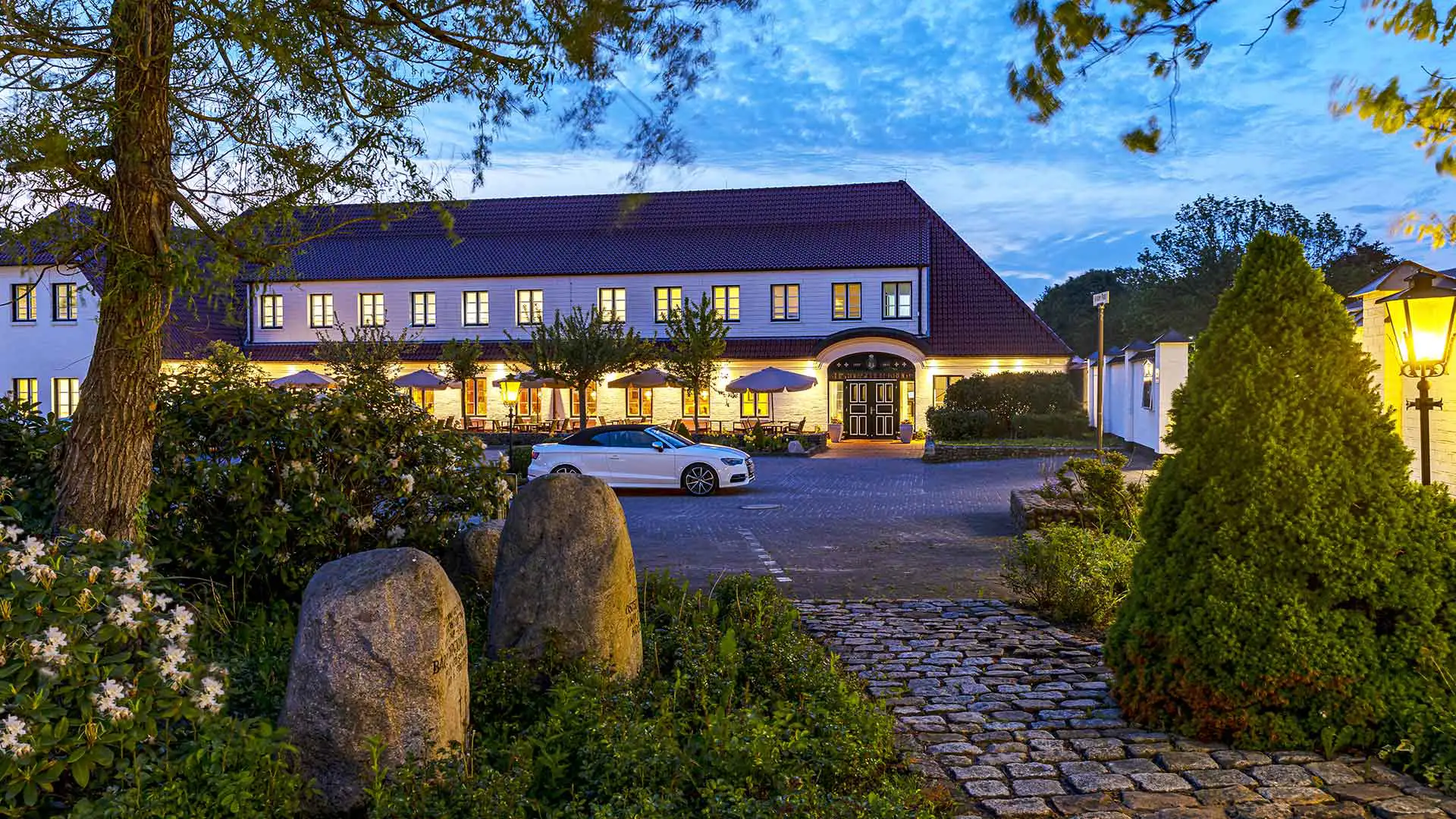 historischer-krug-haus-daemmerung2